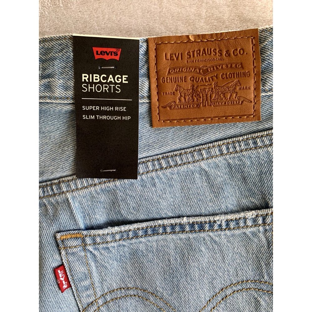 Levi's Premium "Ribcage Shorts" Light Wash NEW WITH TAG - Picture 7 of 7